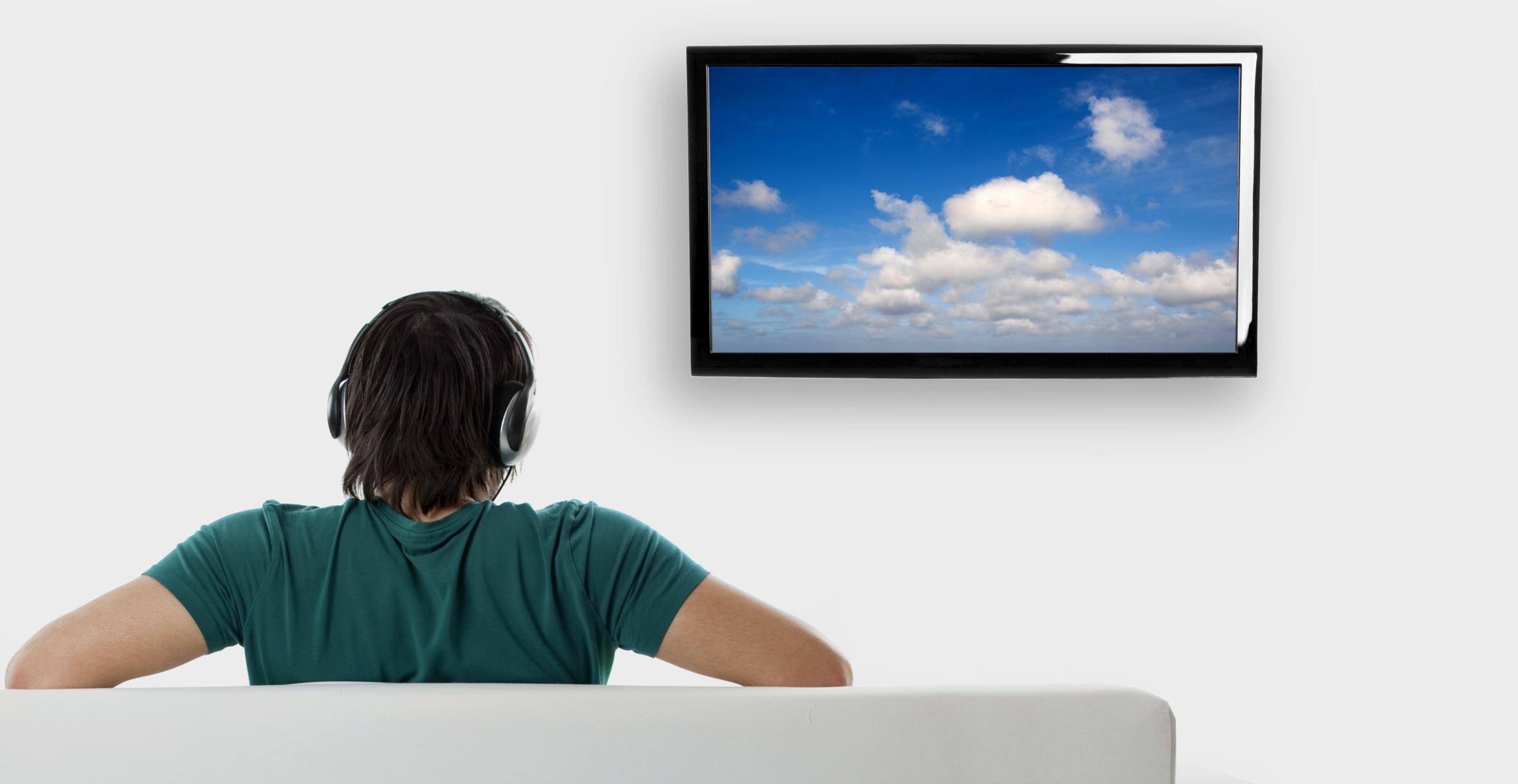 Телевизор читает видео. Телевизор. Человек телевизор. Человечек с телевизором. Телевизор на белом фоне.